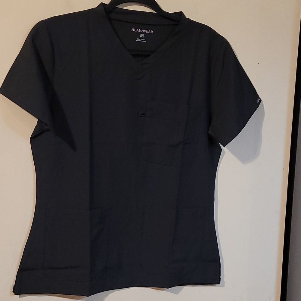Heal Wear medium Scrub top NWOT